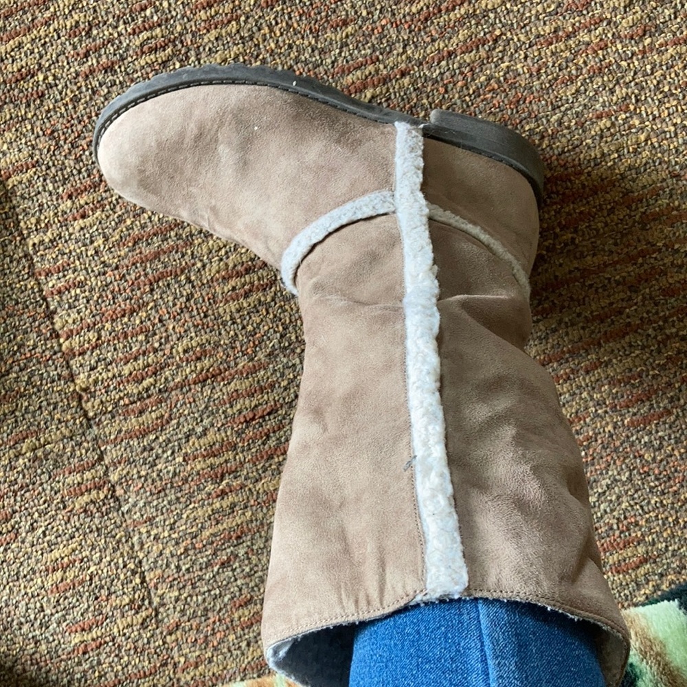 Boots - Picture 2 of 3